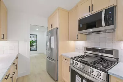 3327 Freshmeadows Drive, Houston, TX 77063 - Photo 11