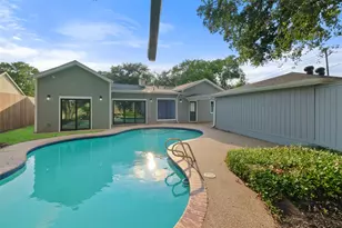 3327 Freshmeadows Dr, Houston, TX 77063 - Photo 37