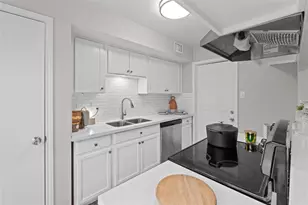 10327 Gladewood Dr, Houston, TX 77041 - Photo 11