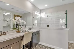 11 Shumard Oak Dr, The Woodlands, TX 77375 - Photo 15