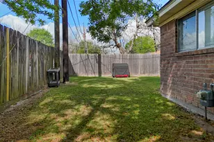 2205 Buchanan Dr, Baytown, TX 77520 - Photo 35