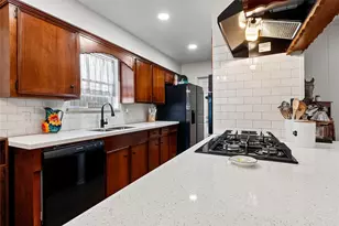 2205 Buchanan Dr, Baytown, TX 77520 - Photo 13