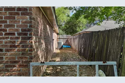 2205 Buchanan Drive, Baytown, TX 77520 - Photo 33