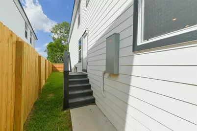 8713 Southwark Street #A / B, Houston, TX 77028 - Photo 15