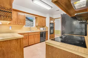 2918 Laurel Fork Dr, Kingwood, TX 77339 - Photo 11