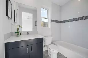 7327 Shadyvilla Pointe Dr, Houston, TX 77055 - Photo 11