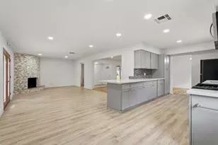 1219 Wisterwood Dr, Houston, TX 77043 - Photo 11