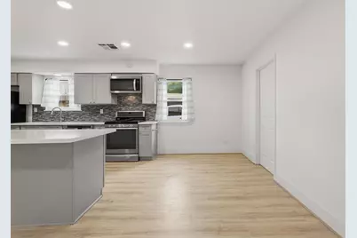 1219 Wisterwood Drive, Houston, TX 77043 - Photo 13