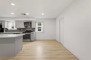 1219 Wisterwood Dr, Houston, TX 77043 - Photo 13