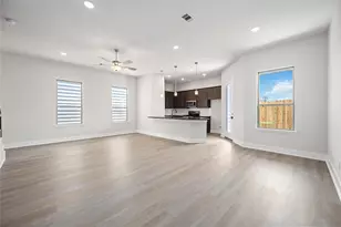 13210 Opera Dr, Houston, TX 77047 - Photo 3