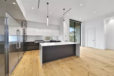 819 W 24th Street #D, Houston, TX 77008 - Photo 11