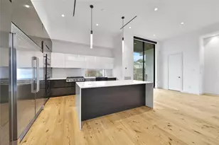 819 W 24th St, Houston, TX 77008 - Photo 11