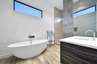 819 W 24th Street #D, Houston, TX 77008 - Photo 21