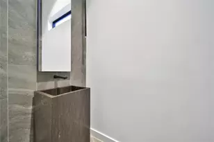 819 W 24th St, Houston, TX 77008 - Photo 15