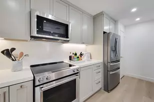 9333 Memorial Dr, Houston, TX 77024 - Photo 9