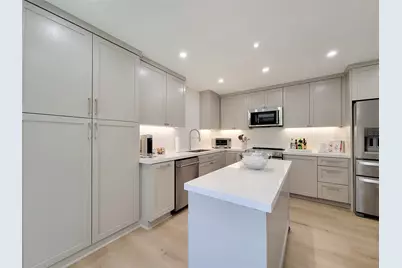 9333 Memorial Drive #320, Houston, TX 77024 - Photo 11