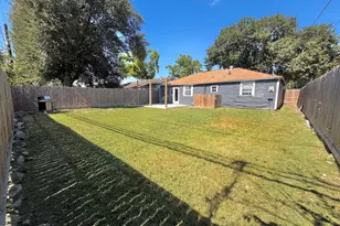 4718 Meadow Park Dr, Houston, TX 77048 - Photo 11