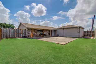 930 Centerwood Dr, Houston, TX 77013 - Photo 31