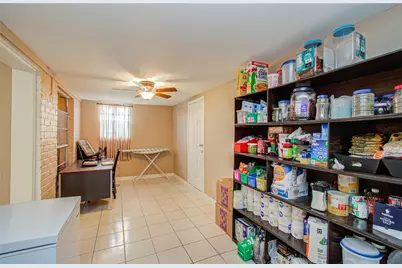 930 Centerwood Drive, Houston, TX 77013 - Photo 15