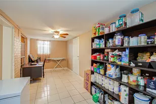 930 Centerwood Dr, Houston, TX 77013 - Photo 15