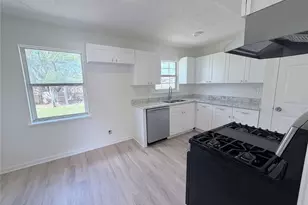 404 Elaine St, La Marque, TX 77568 - Photo 13