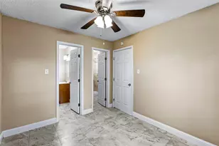 1001 W Lobitt St, Alvin, TX 77511 - Photo 19