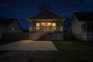 805 E Mulberry Ave, Wharton, TX 77488 - Photo 3