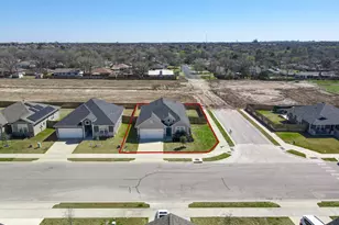 2406 Lightfoot Ln, Bryan, TX 77803 - Photo 3