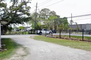 6951 Windfern Rd, Houston, TX 77040 - Photo 7