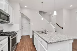 731 Strawberry Pines Ct, Houston, TX 77009 - Photo 13