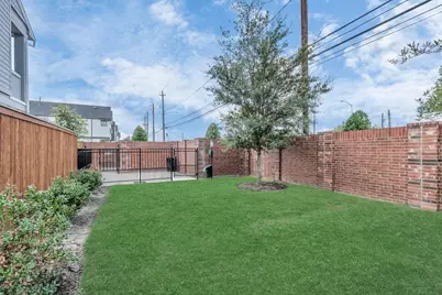 731 Strawberry Pines Court, Houston, TX 77009 - Photo 49
