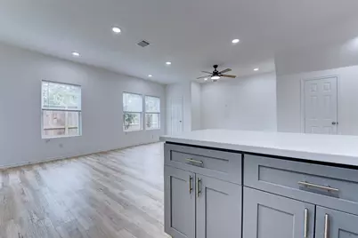 8203 Woodlyn Road #F, Houston, TX 77028 - Photo 15