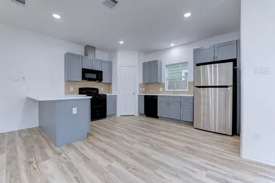 8203 Woodlyn Road #F, Houston, TX 77028 - Photo 11
