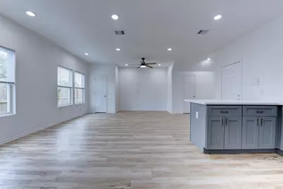 8203 Woodlyn Road #F, Houston, TX 77028 - Photo 7