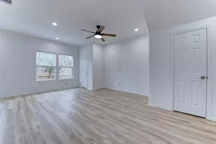 8203 Woodlyn Rd, Houston, TX 77028 - Photo 9