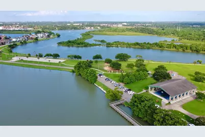 18326 Cape Bahamas Lane, Nassau Bay, TX 77058 - Photo 3