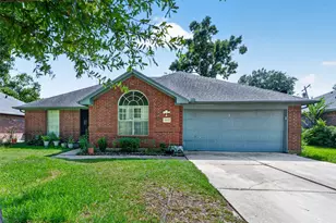 3002 Overland Trail, Dickinson, TX 77539 - Photo 1