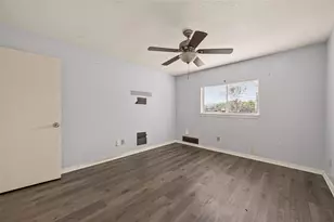 3002 Overland Trail, Dickinson, TX 77539 - Photo 33