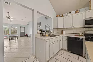 3002 Overland Trail, Dickinson, TX 77539 - Photo 15