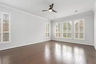 1303 Gardenia Dr, Houston, TX 77018 - Photo 9