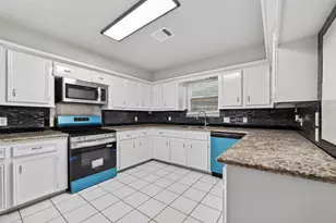 2402 Oak Shores Dr, Houston, TX 77339 - Photo 11