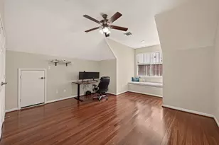 2002 Thorncrest Ct, Sugar Land, TX 77479 - Photo 31