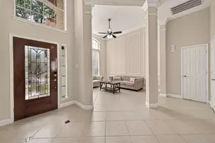 2002 Thorncrest Ct, Sugar Land, TX 77479 - Photo 5
