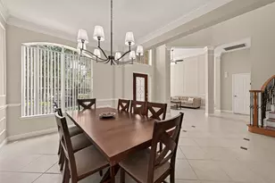 2002 Thorncrest Ct, Sugar Land, TX 77479 - Photo 11