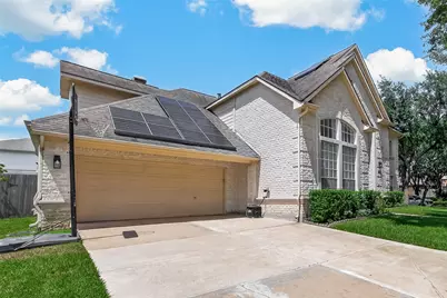 2002 Thorncrest Court, Sugar Land, TX 77479 - Photo 3