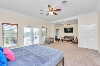 1730 Lakeshore Drive, Kingwood, TX 77339 - Photo 29