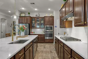31742 Serrano Bluff Ln, Spring, TX 77386 - Photo 5