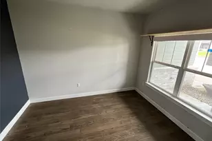 16 Greystone Ct, Angleton, TX 77515 - Photo 5