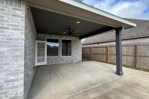 16 Greystone Ct, Angleton, TX 77515 - Photo 15