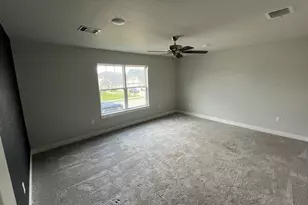 16 Greystone Ct, Angleton, TX 77515 - Photo 9